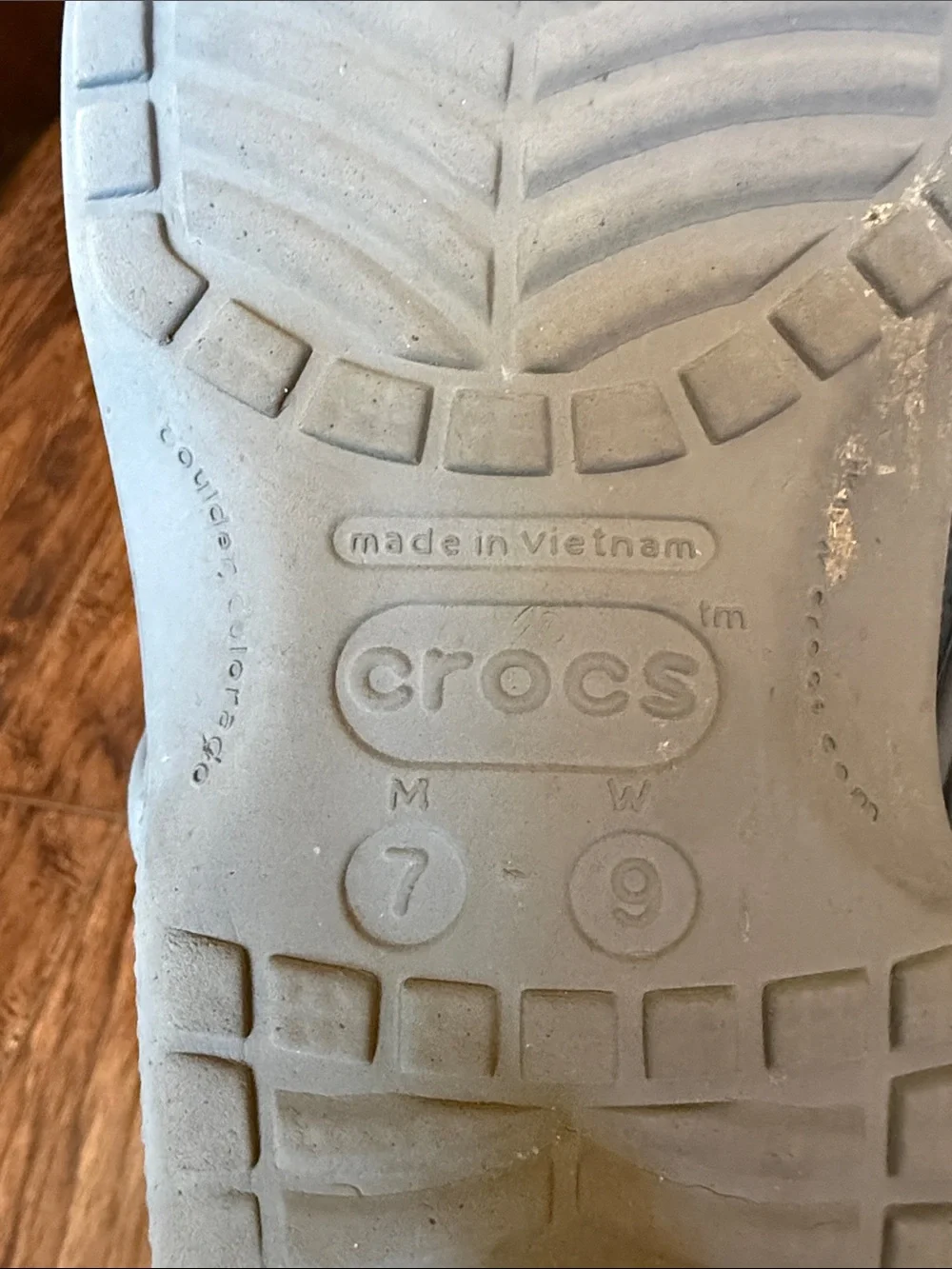 CROCS Classic Clog in Gray, size women’s 9 and men’s 7